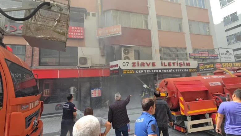 Antalya Kumluca’da iş hanında yangın paniği!