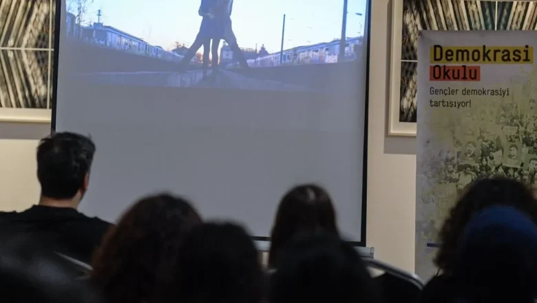 Akdeniz Akademisi Demokrasi Okulu açıldı