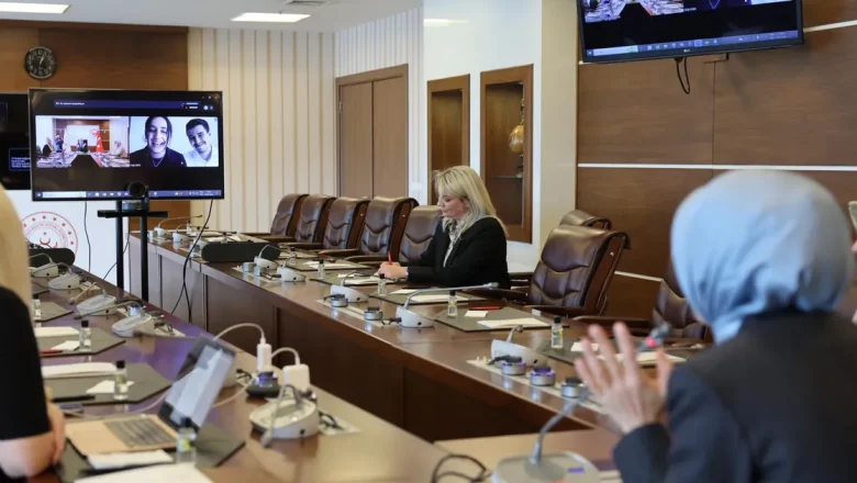 Bakan Göktaş’tan ‘koruyucu aile’ konulu bitirme projesine destek