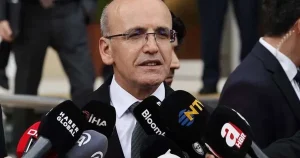 bakan-simsek-cari-acik-yil-sonu-tahminlerin-altinda-olacak-ChjzxjCM.webp