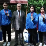 baskan-bozbey-bursanin-gururlariyla-bulustu-52PKdLkD.webp
