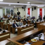 baskan-kinaydan-emek-ve-halk-vurgusu-nauMHQcP.webp