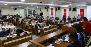 baskan-kinaydan-emek-ve-halk-vurgusu-nauMHQcP.webp