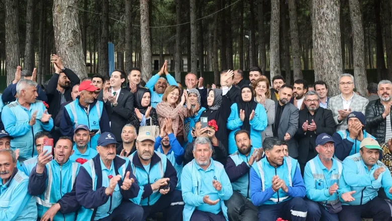 Başkan Şahin belediye çalışanlarıyla bir araya geldi