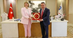 birlesik-krallik-turkiye-buyukelcisi-baskan-muhittin-boceki-ziyaret-etti-6dzPzGv1.webp