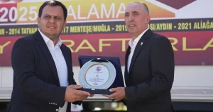 bremenden-uzanan-dost-eli-dalamana-ulasti-scCNYEAN.webp