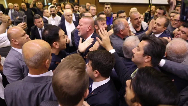 Bursa Büyükşehir Meclisi’nde gerginlik! Başkan Bozbey’den saldırıya kınama!