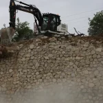 Bursa Nilüfer Dağyenice’de kaçak duvar yıkıldı