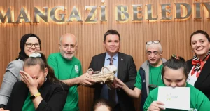 bursa-osmangazide-engelli-bireyler-sordu-baskan-aydin-cevapladi-sS4MOkGU.webp