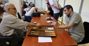 bursada-zarlar-esitlik-icin-atildi-etWBP82w.webp