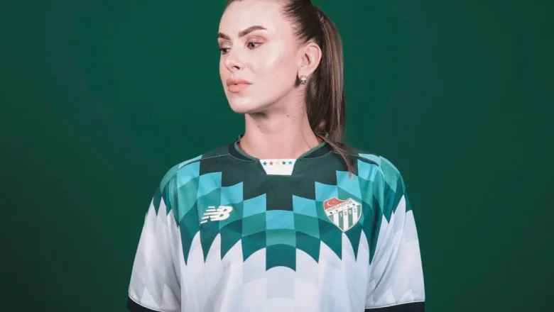 Bursaspor’un yeni sezon taraftar formaları ilgi görüyor