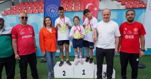 dosd-meram-spor-kulubune-madalya-yagmuru-RvxXq8vx.webp