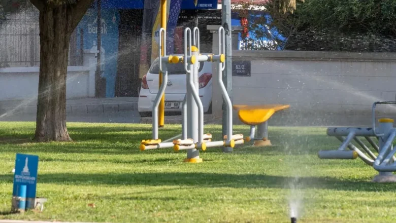 İzmir’in parklarında su kaybına geçit yok