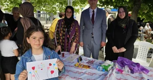kocaeli-golcuklu-cocuklar-elleriyle-annelerine-hediye-yapti-pQnzxKGf.webp
