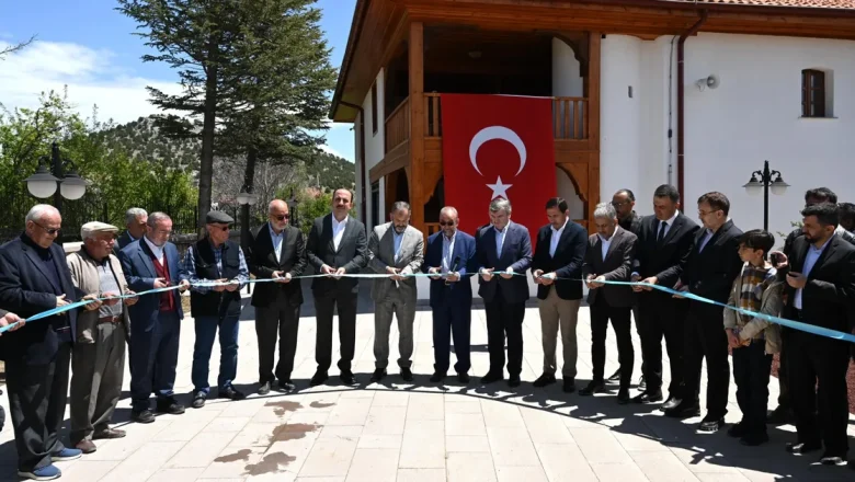 Konya’da Ecevitzade Kadı Mehmed Efendi Camii açıldı