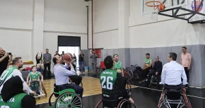 konyada-tekerlekli-sandalyede-pota-heyecani-jUi6UBUA.webp