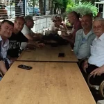lise-arkadaslari-42-yil-sonra-bir-araya-geldi-VpeY7Npa.webp