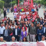 Manisa’da Başkan Zeyrek emekçilerle omuz omuza yürüdü