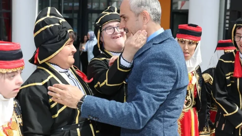 Özel bireylerden, Çayırova’da en özel program