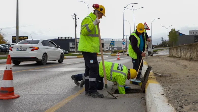 Sakarya altyapılarında yağış öncesinde hummalı temizlik