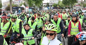 sakaryada-11-geleneksel-trafik-haftasi-etkinlikleri-duzenlendi-8Pv8B7iu.webp