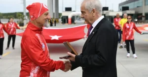 selanikten-alinan-ata-topragi-ipsaladan-anitkabire-ulastirilacak-CYHe7kue.webp