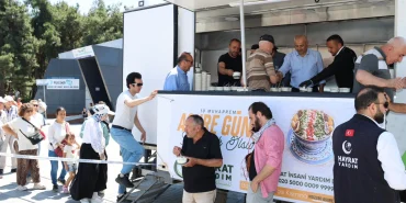 Gebze'de aşure bereketi! Başkan Büyükgöz vatandaşlarla buluştu