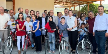 Muğla’da kitap okuyan çocuklara bisiklet hediyesi